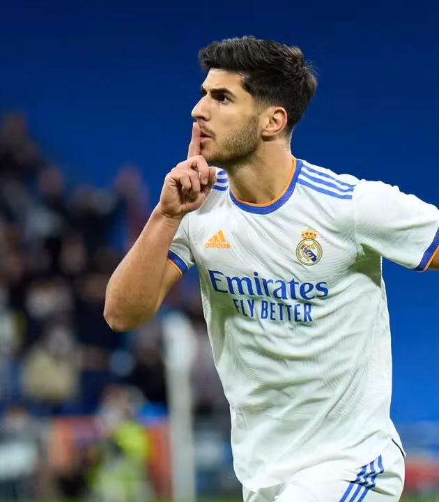 Thời điểm này, Asensio chỉ đóng vai trò dự bị trong màu áo Real.