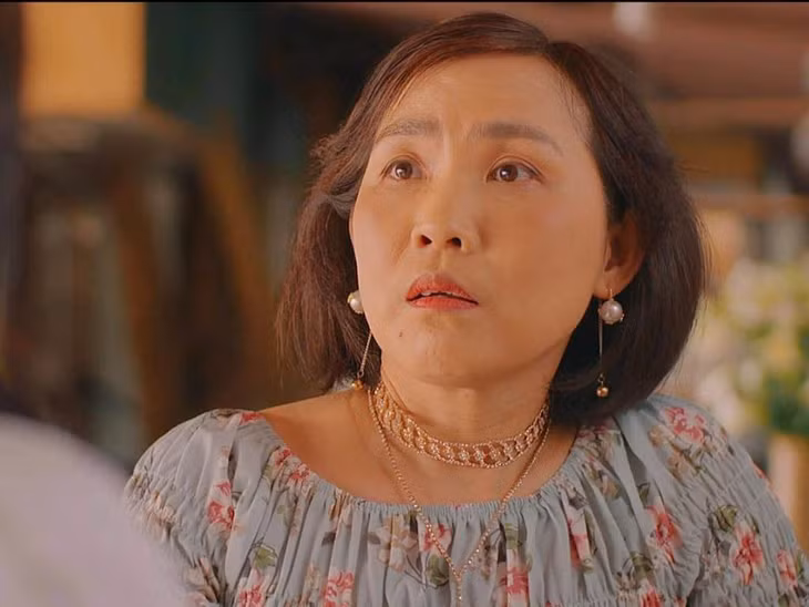 Với vai diễn giúp việc hài hước, tưng tửng, nghệ sĩ Anh Thơ để lại nhiều ấn tượng cho khán giả.