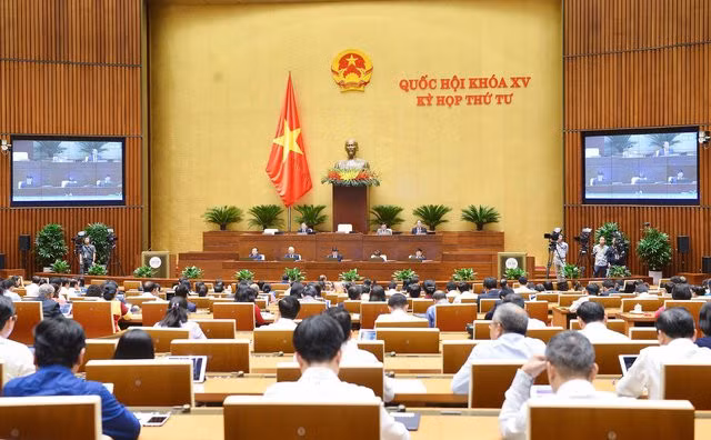 Quốc hội thảo luận về thực hành tiết kiệm, chống lãng phí.