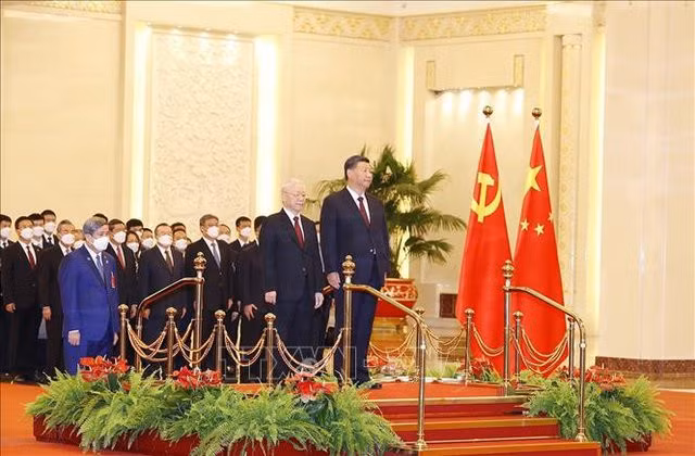 Lễ đón chính thức Tổng Bí thư Nguyễn Phú Trọng và Đoàn đại biểu cấp cao Việt Nam được tổ chức trọng thể tại Đại lễ đường Nhân dân ở thủ đô Bắc Kinh theo nghi thức cao nhất dành cho nguyên thủ quốc gia