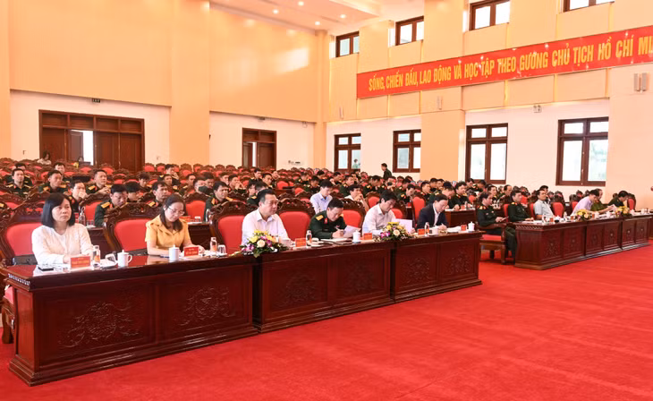 Các đại biểu dự hội nghị.