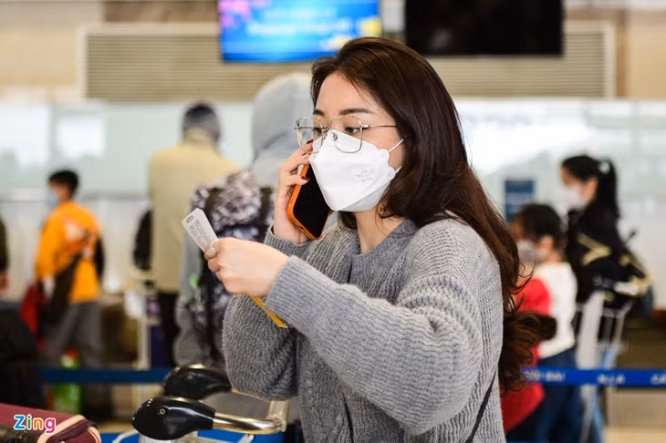 Các nhà mạng truyền thống như Viettel, VinaPhone, MobiFone, Vietnamobile chiếm 90% thị phần thuê bao di động. Ảnh: Thạch Thảo.