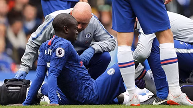 Kante ngồi ngoài 4 tháng.