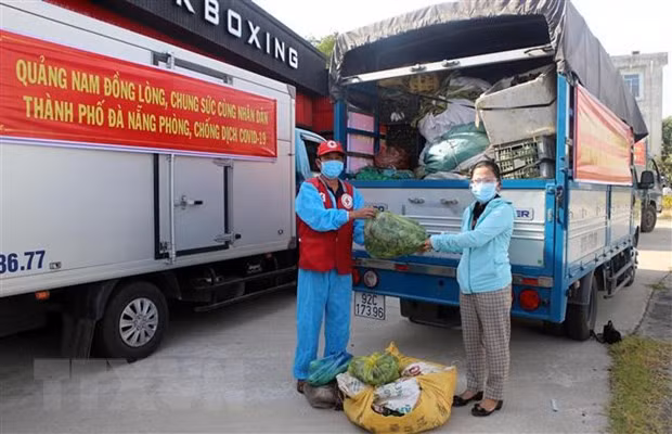 Ho tro nguoi dan trong cac khu phong toa do dich COVID-19 hinh anh 1