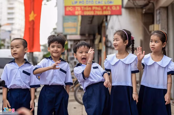 Hoc sinh lop 1 hoc chuong trinh moi 'noi troi' anh 1