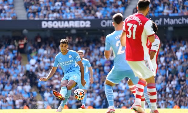 Thang huy diet 5-0, Man City day Arsenal xuong day bang xep hang hinh anh 2