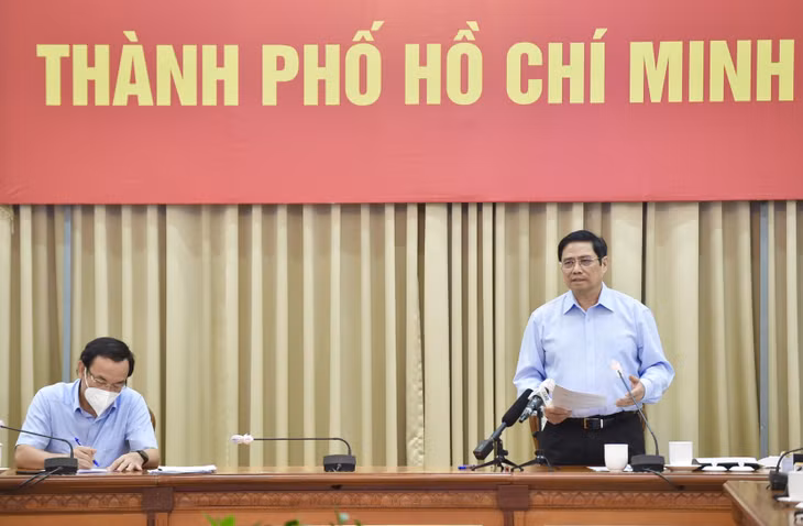 Thủ tướng Phạm Minh Chính yêu cầu tiếp tục quán triệt, thực hiện quyết liệt phương châm lấy xã,phường, thị trấn là “pháo đài”, người dân là “chiến sĩ”. - Ảnh: VGP/Nhật Bắc Thủ tướng Phạm Minh Chính yêu cầu tiếp tục quán triệt, thực hiện quyết liệt phương châm lấy xã,phường, thị trấn là “pháo đài”, người dân là “chiến sĩ”. - Ảnh: VGP/Nhật Bắc
