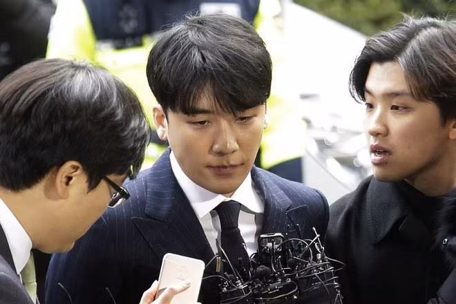 Ngày 12/8, Seungri tiếp tục ra hầu tòa bởi bê bối tình dục gây chấn động làng giải trí xứ Hàn.