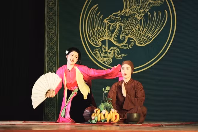 Trích đoạn “Thị Màu lên chùa” trong chương trình nghệ thuật “Cháy lên”. Ảnh: TT&amp;VH