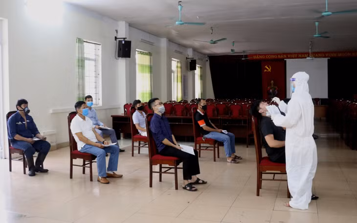 Công ty Than Mạo Khê thường xuyên xét nghiệm Covid-19 cho cán bộ, công nhân.