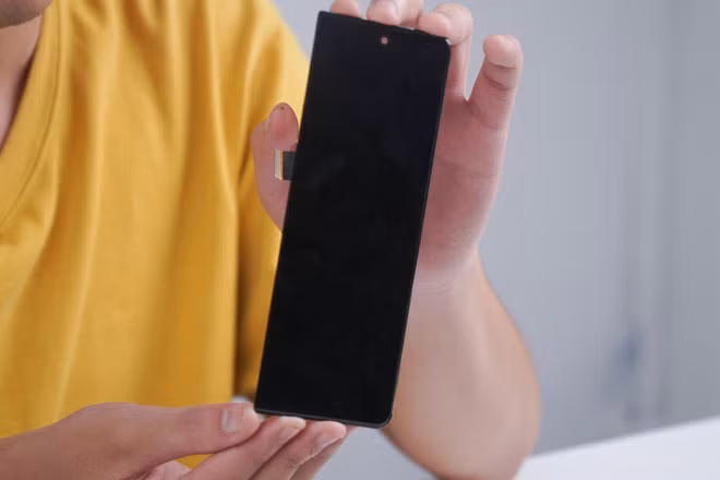 Galaxy Z Fold3 lần đầu được mổ bụng tại Việt Nam, hé lộ bí mật của camera ẩn dưới màn hình - Ảnh 18.