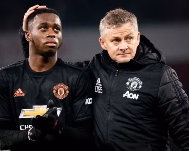 Wan-Bissaka vừa phải tiến hành tập luyện riêng.