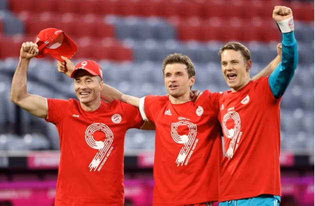 Lewy và Neuer đã tỏa sáng để mang về chiến thắng cho Bayern.