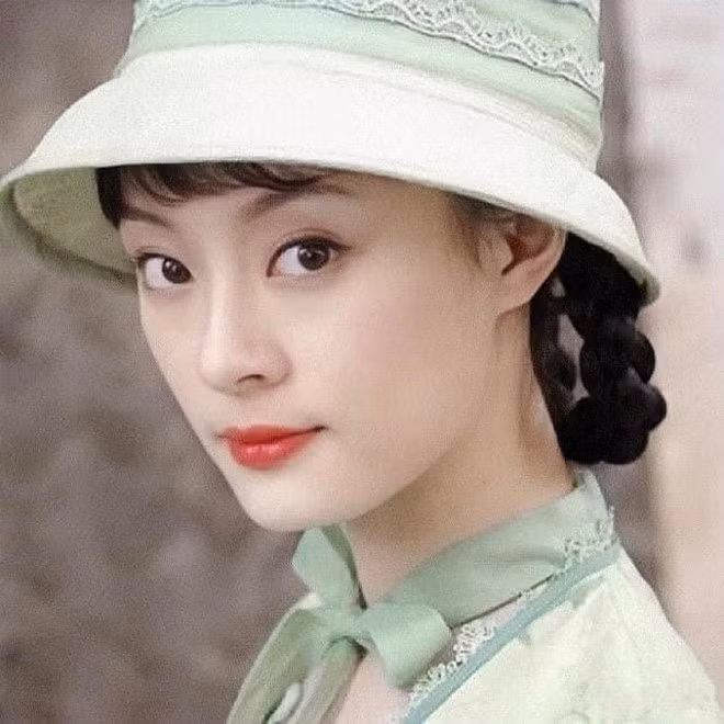 20 năm sau khi làm diễn viên múa phụ họa cho Triệu Vy, Tôn Lệ giờ là "bà hoàng phim truyền hình" Trung Quốc.