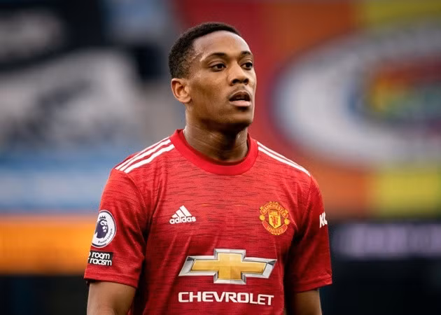 Real đưa Martial vào tầm ngắm.