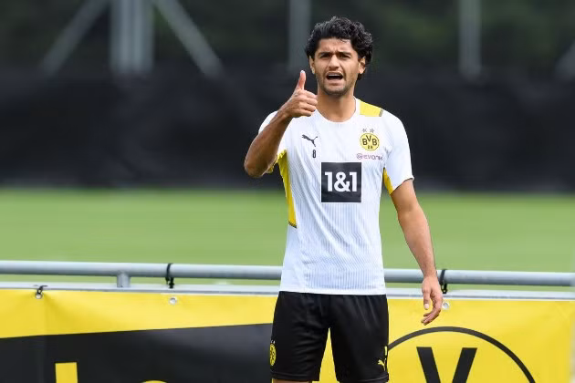 Dahoud chính thức gia hạn hợp đồng với Dortmund.