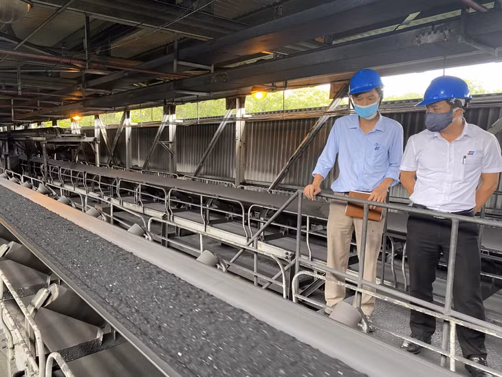 Băng tải cấp than 6b.1 sau pha trộn cho Công ty CP Nhiệt điện Cẩm Phả - TKV