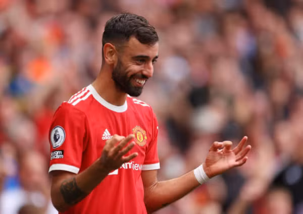 Bruno lập hattrick vào lưới Leeds.