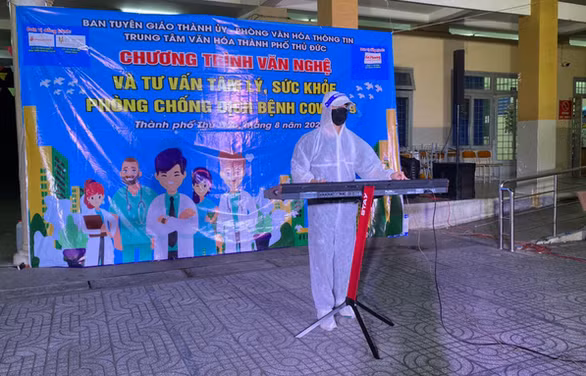 K-ICM, Nguyễn Phi Hùng hát cổ vũ tinh thần phòng chống dịch COVID-19 - Ảnh 2.