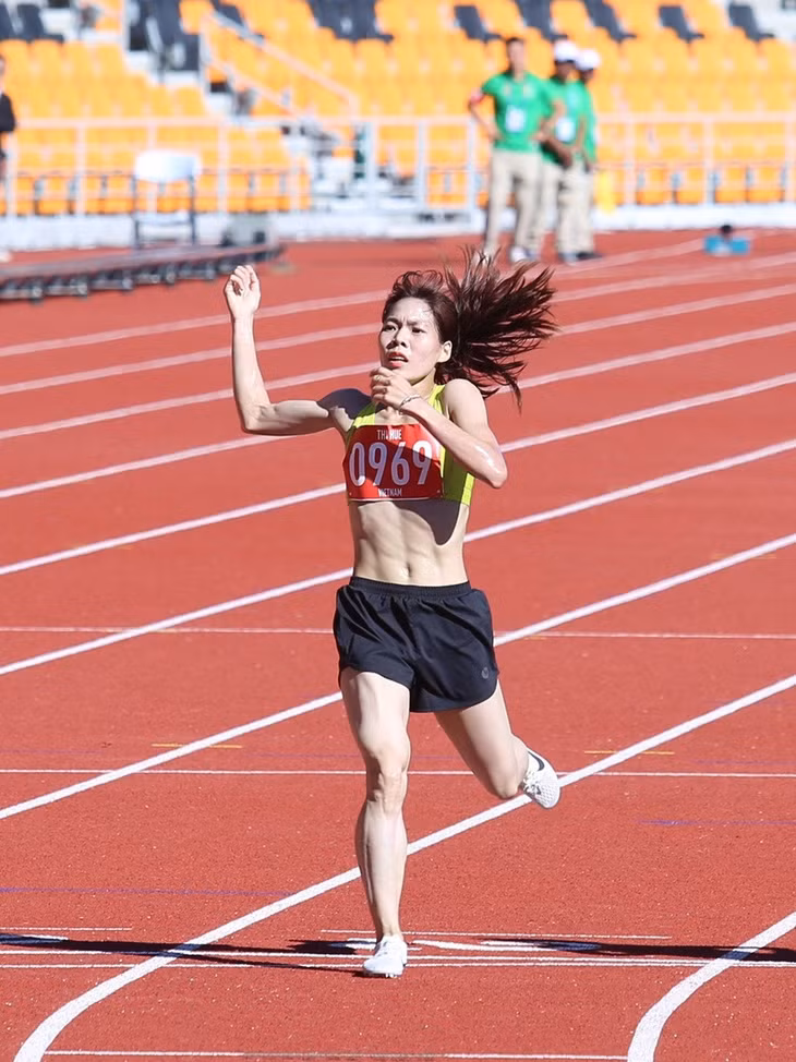 Phạm Thị Huệ giành Huy chương vàng cự ly 10.000m tại SEA games 31.