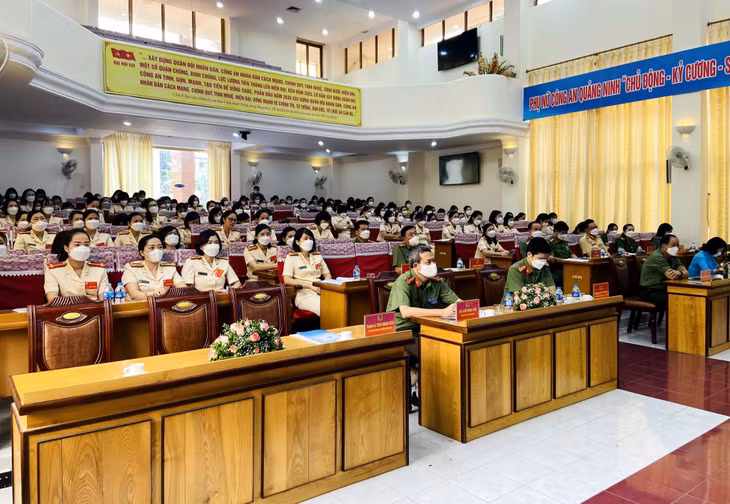 100% đại biểu tham dự Đại hội nghiêm túc thực hiện việc đeo khẩu trang trong suốt thời gian diễn ra Đại hội.