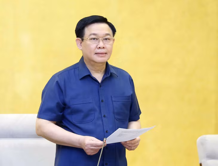 Chủ tịch Quốc hội Vương Đình Huệ chủ trì cuộc họp. Ảnh:VGP/Nguyễn Hoàng Chủ tịch Quốc hội Vương Đình Huệ chủ trì cuộc họp. Ảnh:VGP/Nguyễn Hoàng