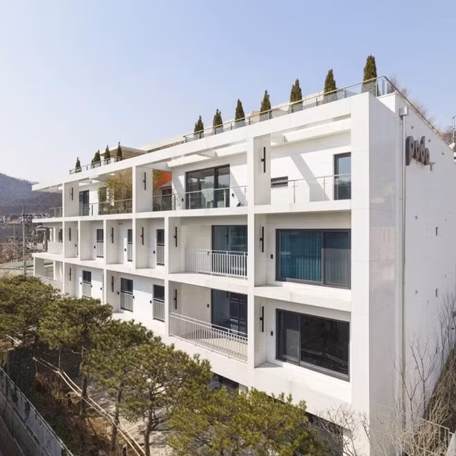 Son Ye Jin và Hyun Bin được cho rằng đã dọn về sống chung tại căn penthouse trị giá 4,8 tỷ won của Hyun Bin.