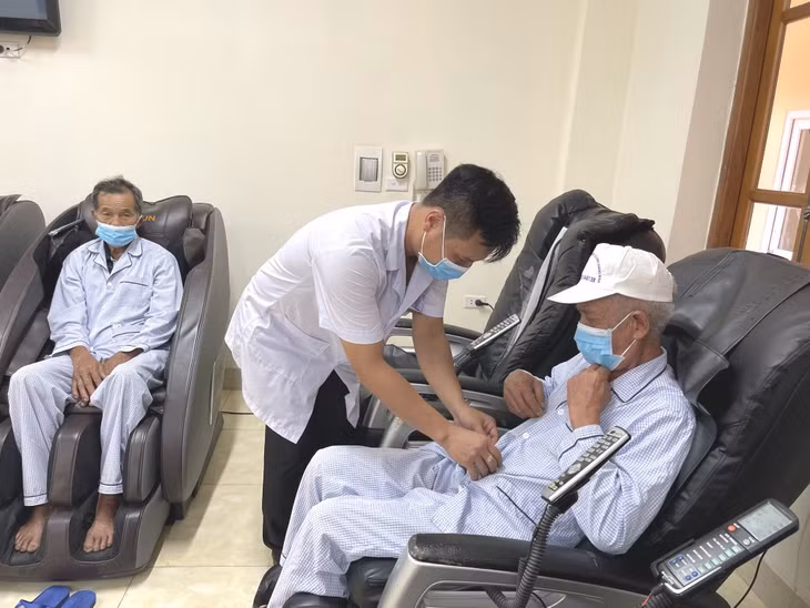 Người có công với cách mạng được chăm sóc tại Trung tâm Điều dưỡng người có công tỉnh.