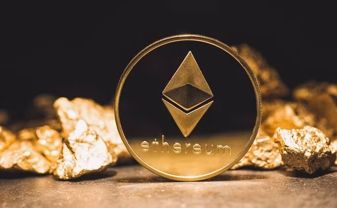 Đồng tiền mô phỏng cho Ethereum. Ảnh: Reuters