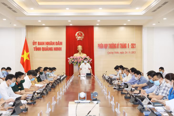 Chủ tịch UBND tỉnh Nguyễn Tường Văn chủ trì cuộc họp