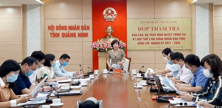 Quang cảnh buổi làm việc