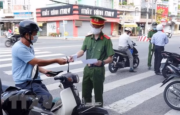 Hiep hoi cac nganh hang kien nghi cap giay di duong cho hoi vien hinh anh 2