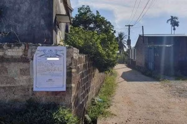 Làng quê hoang mang về việc bà Nh. bị chém tử vong tại nhà Mâu thuẫn trong lúc che mưa chuồng gà, người chồng chém vợ tử vong ảnh 1
