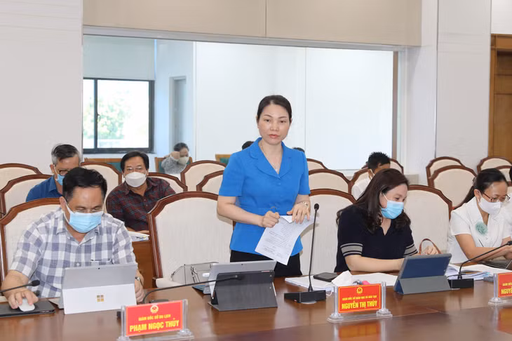 Đại biểu dự họp làm rõ thêm một số nhiệm vụ, kịch bản hoạt động, nhận định thách thức để đạt mục tiêu tăng trưởng theo kế hoạch.