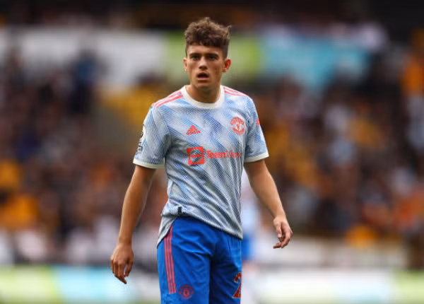James bị chỉ trích sau màn trình diễn kém ấn tượng ở trận gặp Wolves.