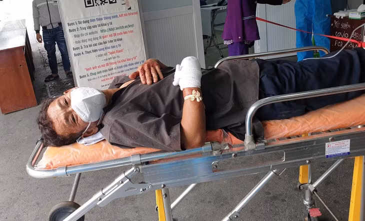 chém lìa bàn tay ở Bình Dương ảnh 1 chem lia ban tay o Binh Duong anh 1