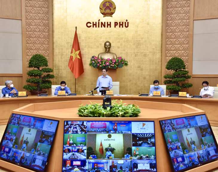 Thủ tướng Phạm Minh Chính: Chúng ta đã hy sinh về kinh tế - xã hội để thực hiện giãn cách xã hội thì đổi lại, phải kiểm soát được tình hình, ngăn chặn, đẩy lùi dịch bệnh trong thời gian sớm nhất. Ảnh VGP/Nhật Bắc Thủ tướng Phạm Minh Chính: Chúng ta đã hy sinh về kinh tế - xã hội để thực hiện giãn cách xã hội thì đổi lại, phải kiểm soát được tình hình, ngăn chặn, đẩy lùi dịch bệnh trong thời gian sớm nhất. Ảnh VGP/Nhật Bắc