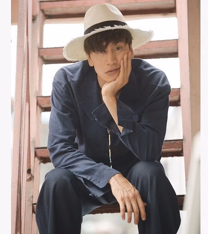 Diễn viên Lee Kwang Soo vào top 13 với thu nhập quảng cáo năm qua là 2,8 tỷ won (2,4 triệu USD). Ảnh: Instagram/Lee Kwangsoo.