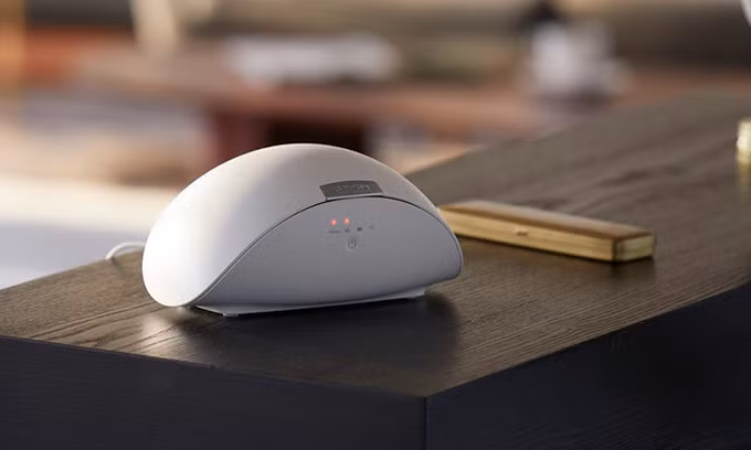 Phụ kiện hộp đựng kết hợp khử khuẩn bằng UV, khử ẩm có thiết kế gọn hơn. Ảnh: LG