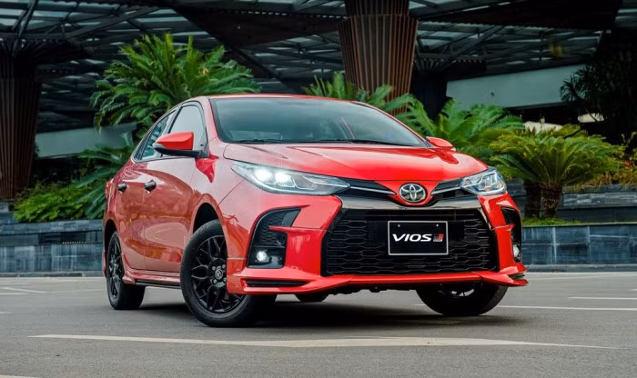 Cận cảnh Toyota Vios 2021 bản GR-S tại thị trường Việt