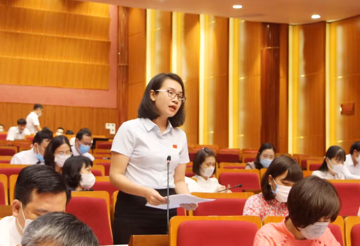 Kỳ họp thứ 3, HĐND tỉnh khóa XIV: Các đại biểu thảo luận tại hội trường ảnh 8