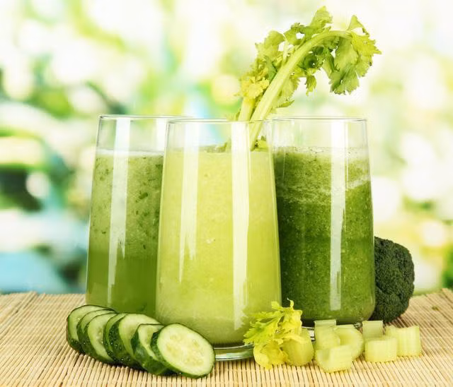 Nhiều người thường uống cần tây để giảm cân mà không ngờ đến những tác hại nguy hiểm này