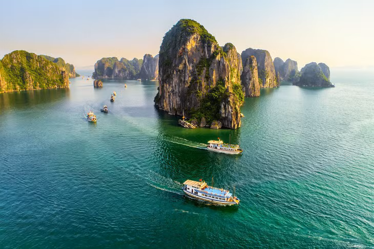 Di sản Vịnh Hạ Long.