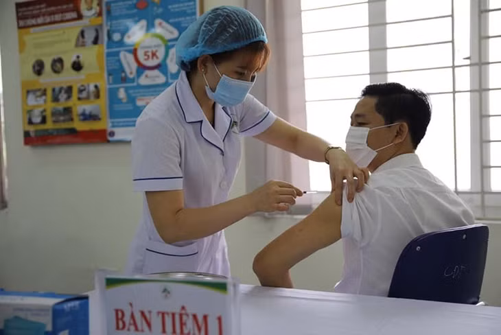 Không cần tiêm lại từ đầu vaccine phòng COVID-19 nếu tiêm mũi 2 chậm.(Ảnh: TL) Không cần tiêm lại từ đầu vaccine phòng COVID-19 nếu tiêm mũi 2 chậm.(Ảnh: TL)