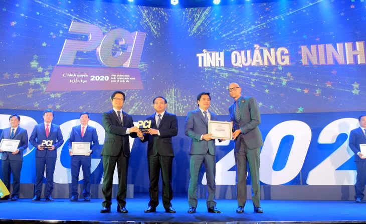 Tỉnh Quảng Ninh nhận Cúp quán quân PCI năm 2020.