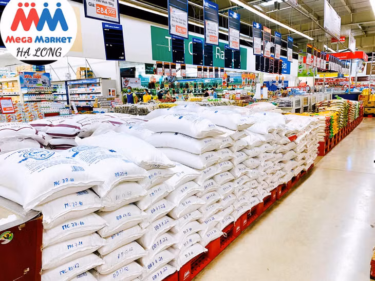 Các loại hàng hóa được MM Mega Market Hạ Long (TP Hạ Long) đảm bảo cung cấp cho nhân dân. (Ảnh: MM Mega Market Hạ Long)
