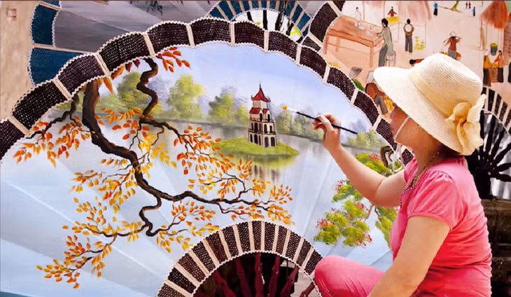 Tôn vinh nét đẹp phụ nữ Việt Nam và làng nghề truyền thống ảnh 5