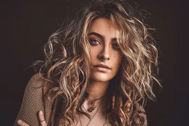 Paris Jackson đã nói về cách cha của cô - "ông vua nhạc pop" Michael Jackson chăm sóc, nuôi dạy các con lúc sinh thời.