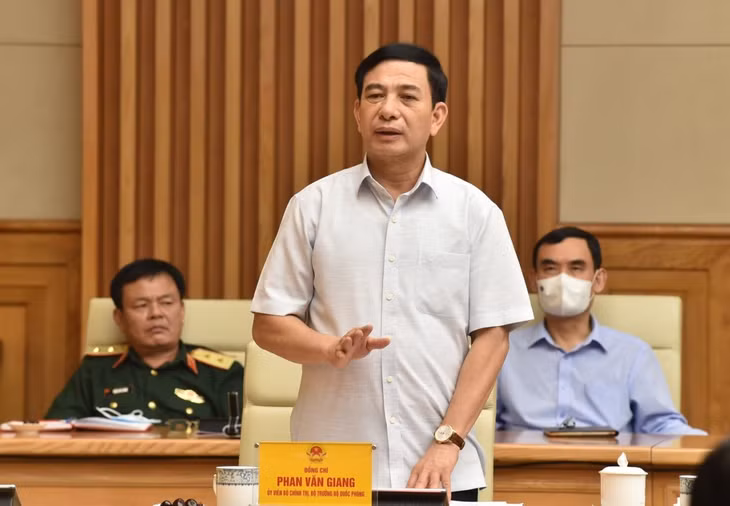 Bộ trưởng Bộ Quốc phòng Phan Văn Giang phát biểu tại cuộc họp - Ảnh: VGP/Nhật Bắc Bộ trưởng Bộ Quốc phòng Phan Văn Giang phát biểu tại cuộc họp - Ảnh: VGP/Nhật Bắc