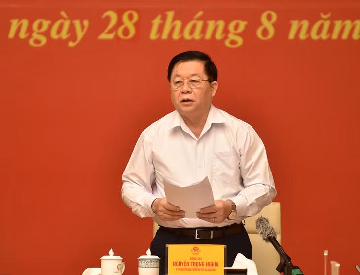 Đồng chí Nguyễn Trọng Nghĩa, Bí thư Trung ương Đảng, Trưởng Ban Tuyên giáo Trung ương phát biểu tại hội nghị. Ảnh VGP/Nhật Bắc Đồng chí Nguyễn Trọng Nghĩa, Bí thư Trung ương Đảng, Trưởng Ban Tuyên giáo Trung ương phát biểu tại hội nghị. Ảnh VGP/Nhật Bắc
